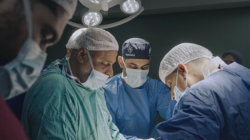 American Doctor fotograma w Pure Unknown